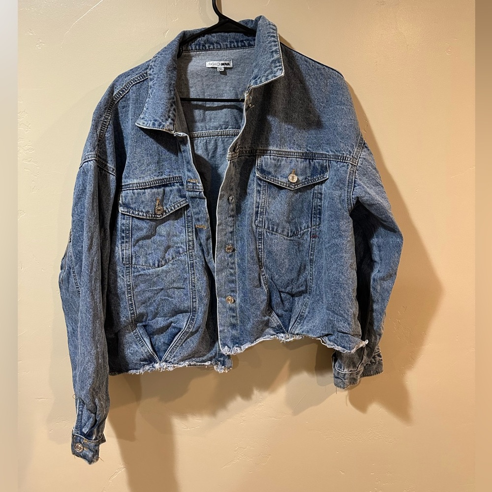 Curve Jean Jacket with Star Details on the back